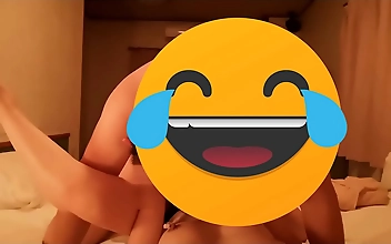 今回は生足正常位で突きまくった