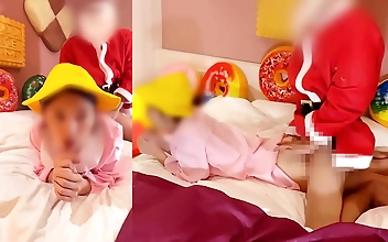 【えっちなクリスマス】小さいまんこに中出し！サンタさんと妊娠する練習