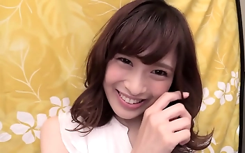 【超エロ デ ゴメンネ！】ガールズバーで働く女の子にインタビュー！さおり&lpar;22&rpar; 源氏名えま&srarr;Q「お客さんとヤッた事ある？」 A「4人くらいとヤッた」&srarr;彼氏のチ&cir;コが小さいという切実な悩みがあり欲求不満&srarr;●いが回ってガードが緩い&srarr;手マンですぐイク&srarr;バックが好きというリクエストにお答えして&hellip;