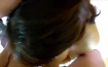 チ〇ポ大好き熟女にフェラさせたら夢中で舐め始めた