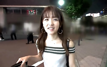 メジャーデビューを夢見る美女シンガーソングライターがファンの男と濃厚SEX！？アイドルよりもカワイイお顔に大量顔射&中出しフィニッシュ！！