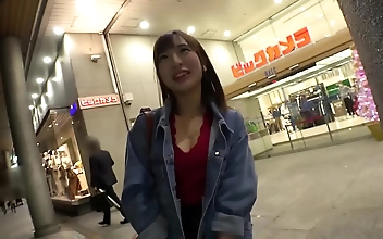 【一発ヤリに来ました】で大好評だった21歳の美容部員あやちゃん参上！応募理由は「前の撮影(SEX)が忘れられなくて…」2発目を堂々とヤリに来たエロ美容部員は今回もヤル気満々！始まりから終わりまで豪雨な潮吹きの嵐！散々イキまくって「私AV男優にハマっちゃいましたね」これは3発目も…？https://bit.ly/3Z1BfVM