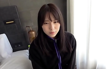 脱がせば爆乳ドスケベBODY&times;ほぼ処女＃おと＃家出娘 Part1