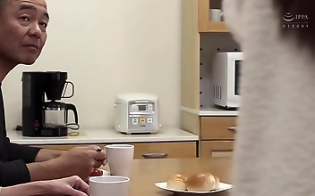 &num;2息子の嫁は、彼の身体で接吻とフェラが上手い性処理巨乳嫁