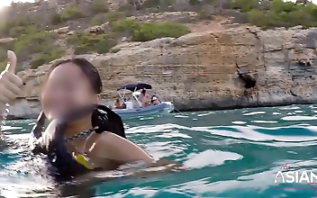 REAL Outdoor public sex, showing pussy and underwater creampie
