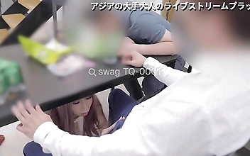 騷氣人妻在丈夫面前 NTR&period; SWAG&period;live TQ-0001