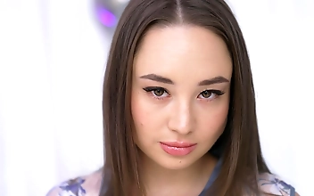 First DAP Of a Hot Asian beauty &excl; First Gang Bang 6 vs 1